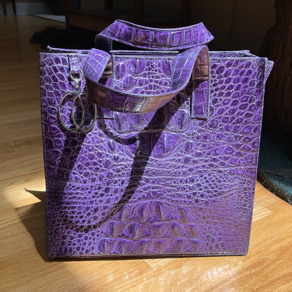 Veari Tote